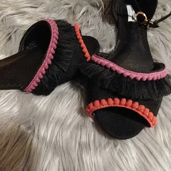 Vintage Fringe & Pom Pom Flats - Picture 2 of 6